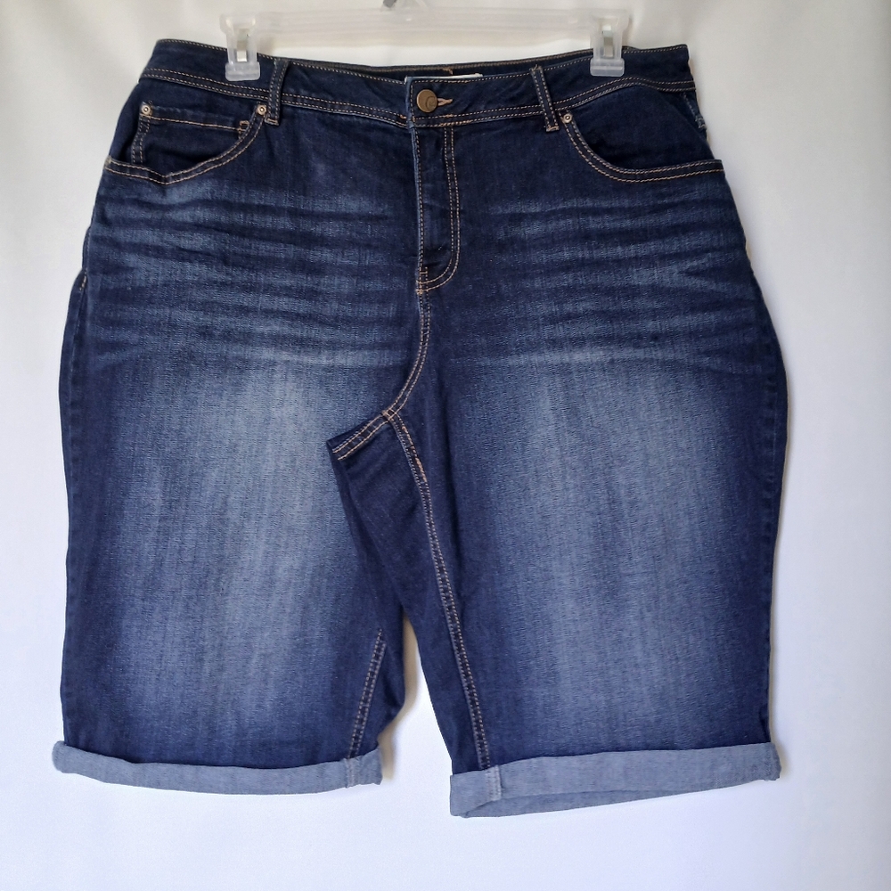C'est 1946 Womens Denim Shorts Size 18W Color Blue Darkwash